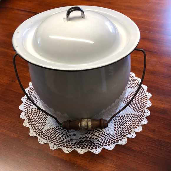 Vintage Accents Vintage Farmhouse Enamel Chamber Pot Bucket With